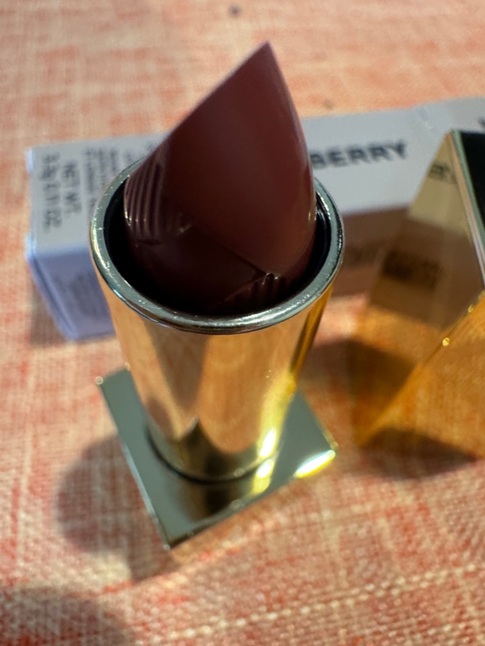 Burberry Lipstick in Peachy Gold - Picture 1 of 4